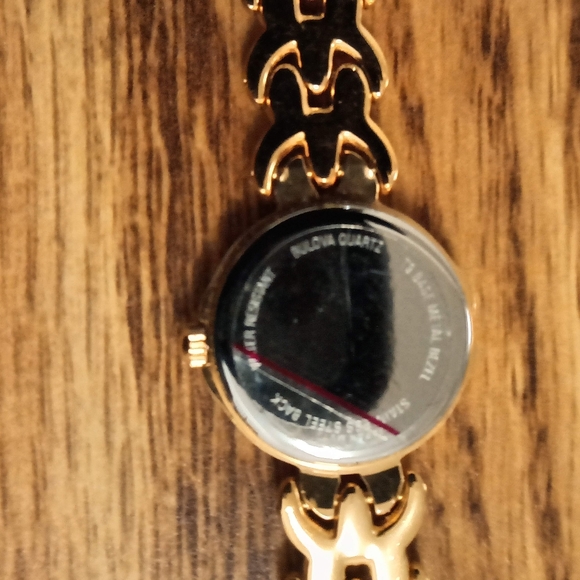 Caravelle by Bulova Women's solid Gold Watch - Picture 4 of 12